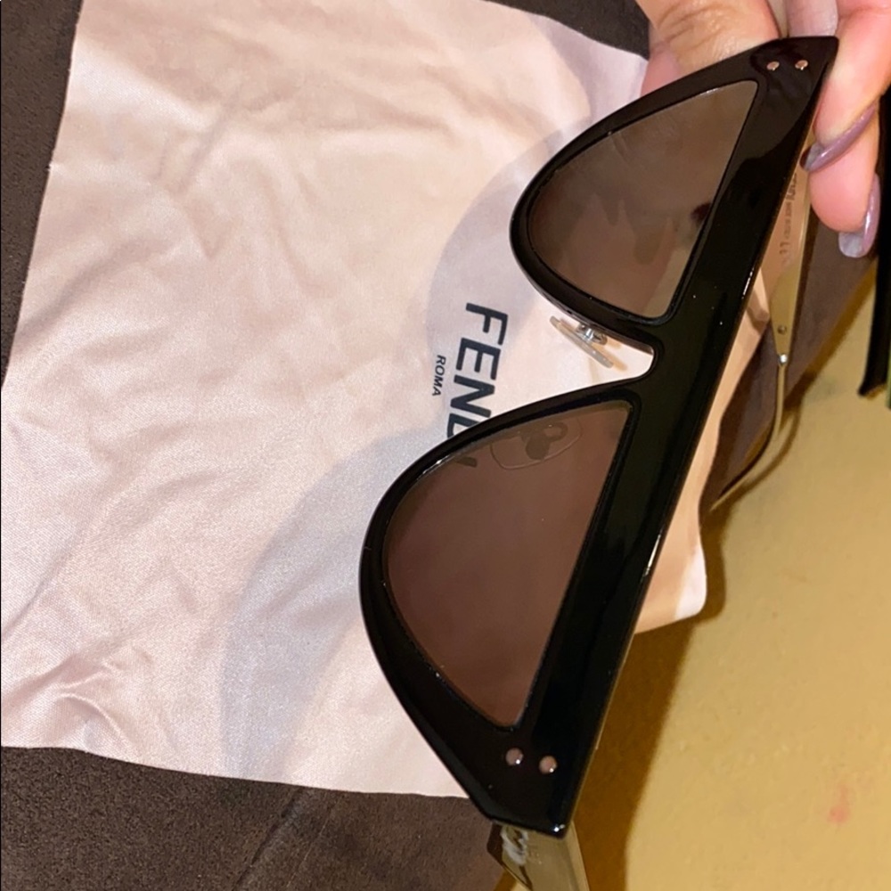 Fendi Defender Sunglasses - Picture 8 of 8